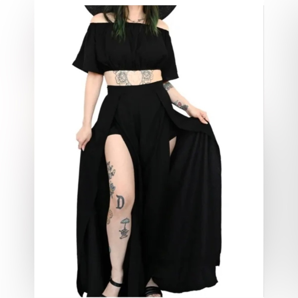 Foxblood Beach Goth set